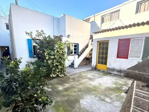 CASA  2 UNIDADES EN LOTE PROPIO FONDO LIBRE