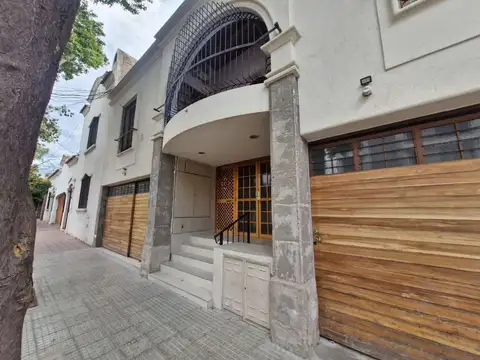 Roque Sáenz Peña 900