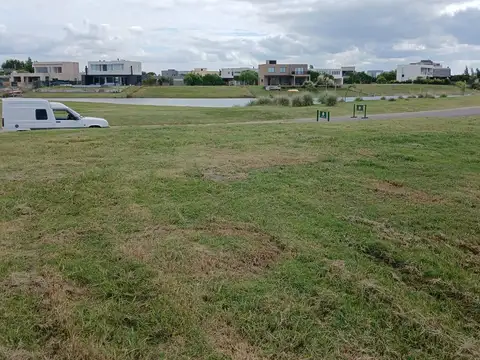 Terreno en Venta 40  mts Fondo