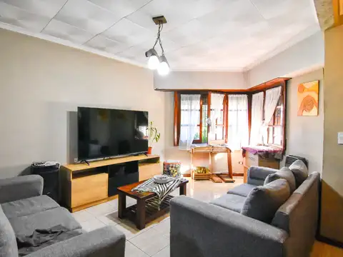 Triplex 4 amb con espacio p/ auto- Pinos de anchorena