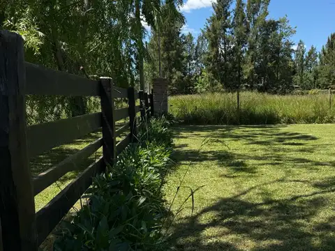 ¡Casa quinta de ensueño en la Laguna de Lobos, apta para crédito hipotecario!