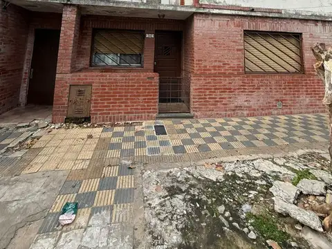 Venta Casa 6 ambientes multifamiliar 8,66x27