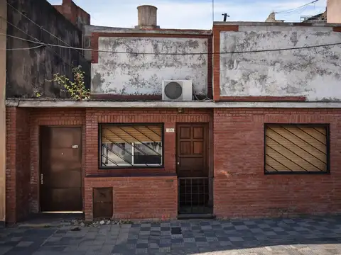 Venta Casa 6 ambientes multifamiliar 8,66x27