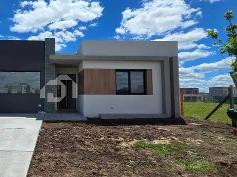 Casa  en Venta en Santa Elisa, Pilar del Este, Pilar