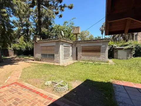 Venta casa 3 Amb. con parque y pileta, Parque Leloir, Ituzaingo