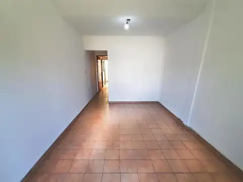 Sarratea Al  400 - Morón