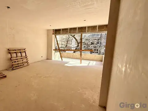 Venta departamento 3 ambientes con balcón en Caballito cochera a estrenar