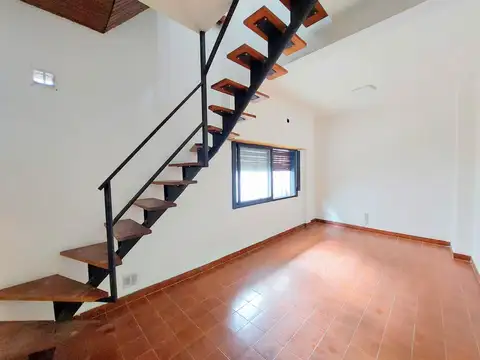 Depto Tipo Casa en Alquiler de 3 ambientes