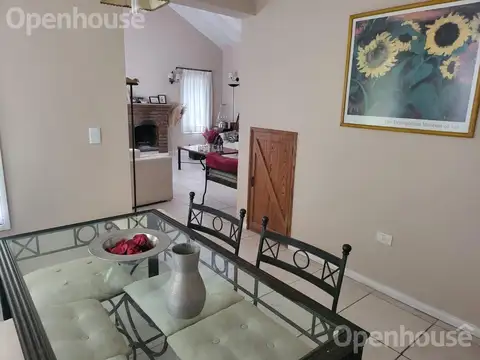 Casa en Venta con 2 cocheras