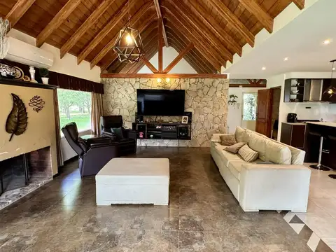 Casa 7 ambientes con 3 baños