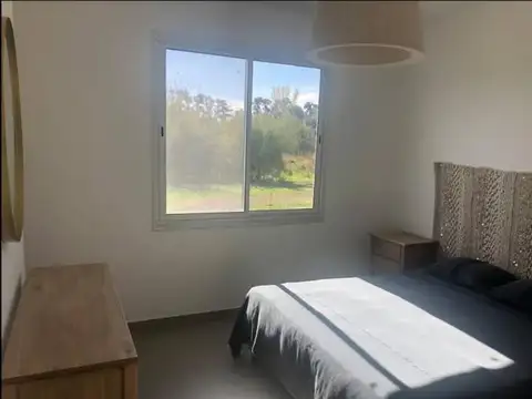 Casa en Venta en Garin, USD 145.000