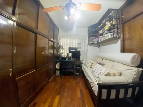 Castelar Norte chalet a metros de Santa Rosa parque y piscin