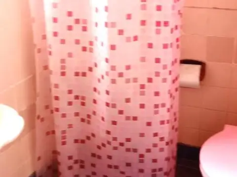 Departamento Monoambiente, 3 piso por escalera, hermosa terraza compartida,