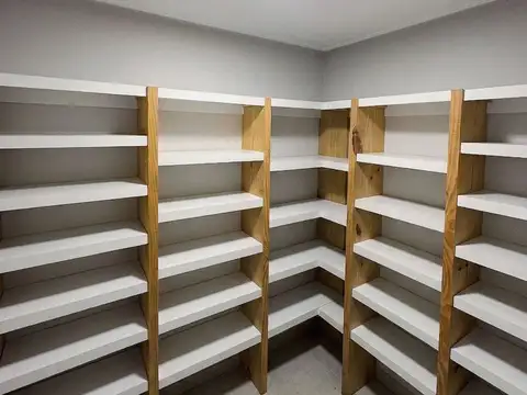 Casa 11 ambientes con 4 baños