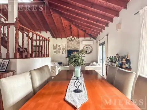 Casa en Venta con 6 cocheras