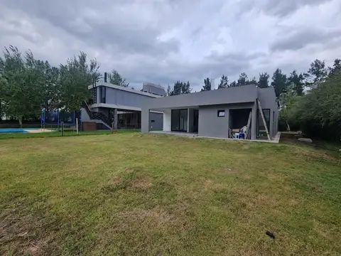 Casa en Venta en Puerto Roldan, USD 310.000