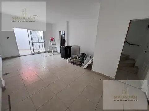 Depto Tipo Casa en Venta en Haedo Sur, USD 98.000
