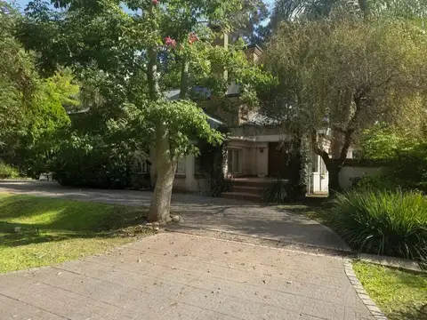 Casa en Alquiler de 4 dormitorios