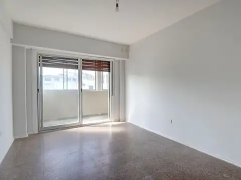 VENTA DEPARTAMENTO 3 AMBIENTES BALCON FLORES 