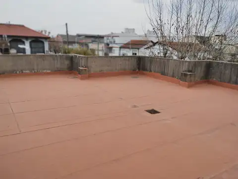 ESPACIO AEREO EN ESQUINA. EXCELENTE UBICACION.