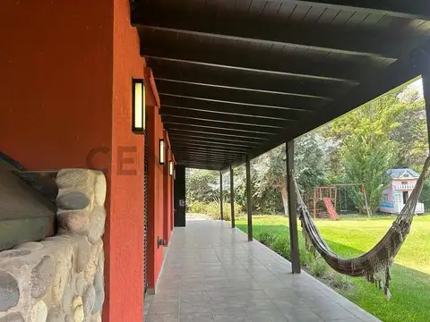 MADRESELVAS 100, Piso 0