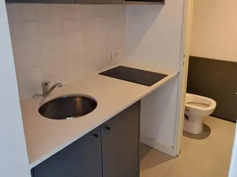 Oficina en Alquiler en Barrio Parque Leloir, $ 800.000