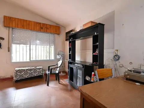 CASA CON AMPLIO TERRENO IDEAL PARA DESARROLLO