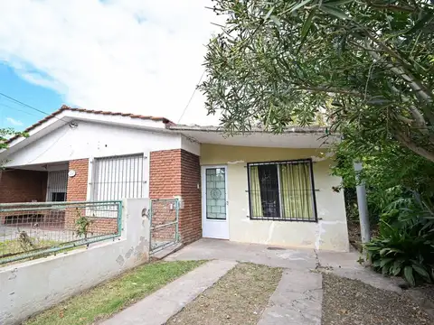 Casa 6 ambientes con 2 baños