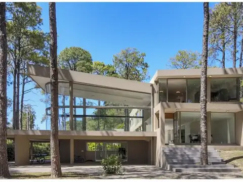 Venta Casa en Puerto Paraiso - 4 dormitorios vista al río