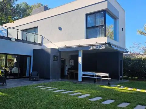 Casa en venta en Club Miralagos