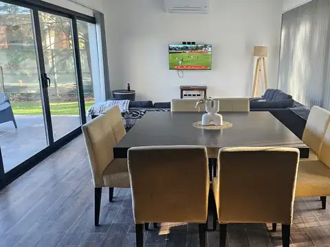 Casa en Alquiler de 4 dormitorios