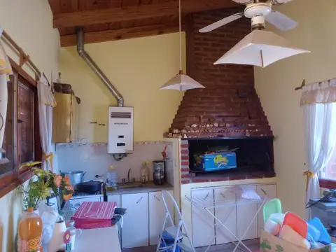 Casa 5 ambientes con 3 baños
