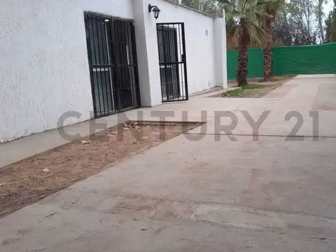 Casa 7 ambientes con 1 baño