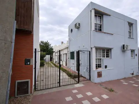 Departamento Dúplex con cochera en Cervantes 345