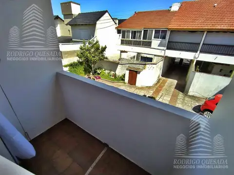 Depto Tipo Casa 4 ambientes con 2 baños