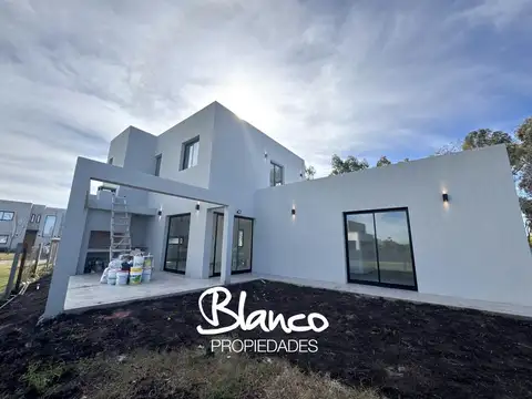 Casa en Venta en Pilar Del Este, Countries y Barrios Cerrados en Pilar