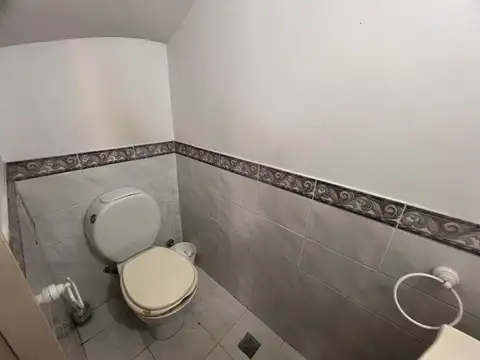 Depto Tipo Casa 4 ambientes con 2 baños