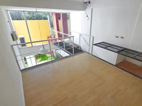 Dúplex en venta en Saavedra, Patio y Parrilla. Baño completo y toilette
