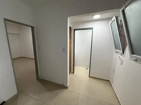 Alquiler | Excelente local comercial con oficina, sótano y patio | Saavedra