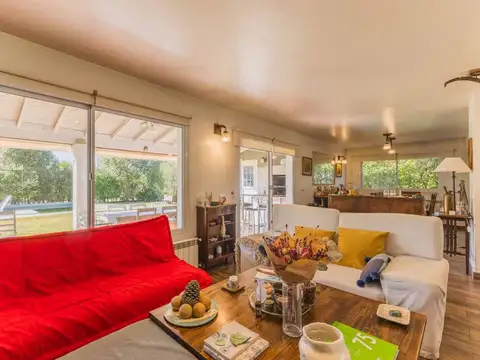 Casa 6 ambientes con 3 baños
