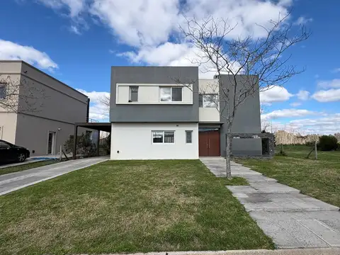 Venta | Casa familiar en Acacias, Puertos | 3 dormitorios + pileta