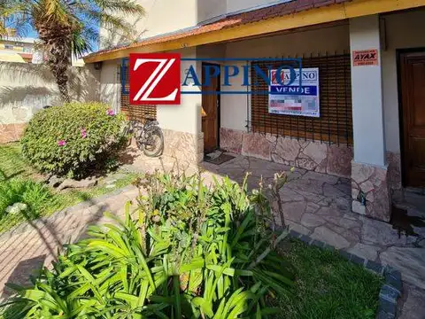 VENTA DE CASA 5 AMB CON PARQUE Y  PISCINA EN CIUDAD MADERO,