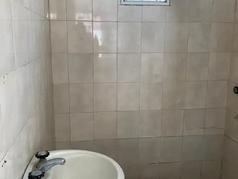 ALQUILER CASA 2 DORMITORIOS EN FATIMA, A TAN SOLO 100 MTRS DE PANAMERICANA.