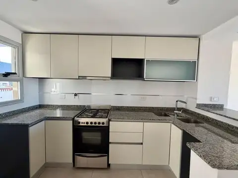 Departamento en Alquiler en Lanús Este, $ 750.000