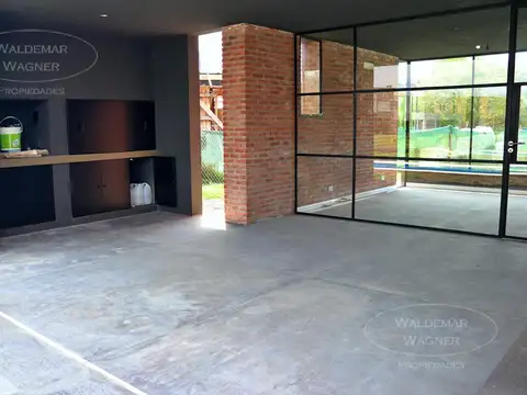 Casa 5 ambientes con 3 baños