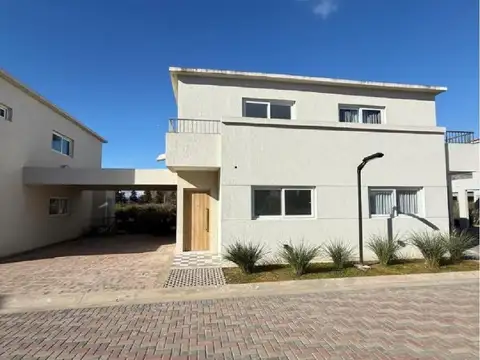 Casa en alquiler en Chic Village