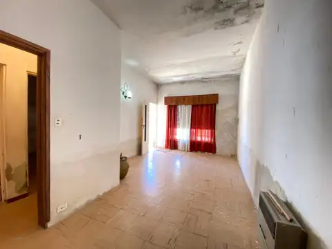 Casa en Venta de 3 dormitorios. Patio con parrilla y parque verde. Villa Fox, Zárate