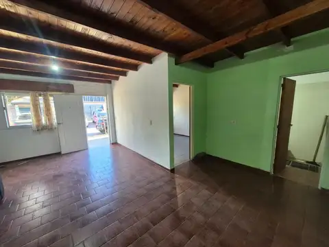 Depto Tipo Casa en Alquiler en Wilde, $ 450.000