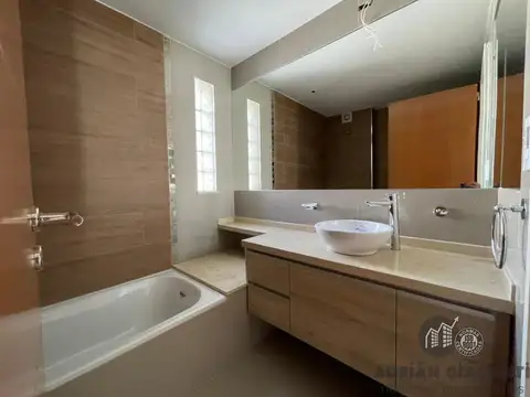 Departamento de categoría en venta a metros de Bv Oroño Rosario