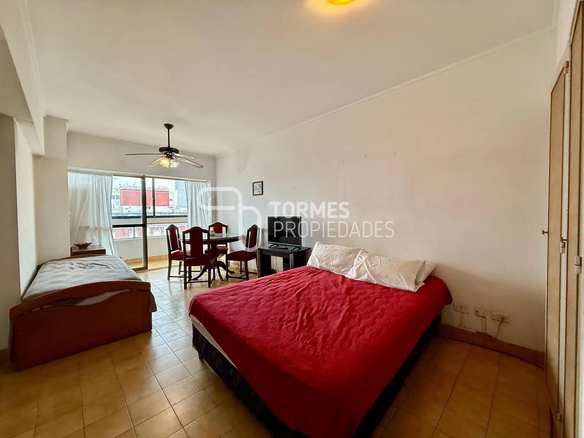 departamento 1 ambiente con balcón y vista parcial al mar | Centro Mar del Plata